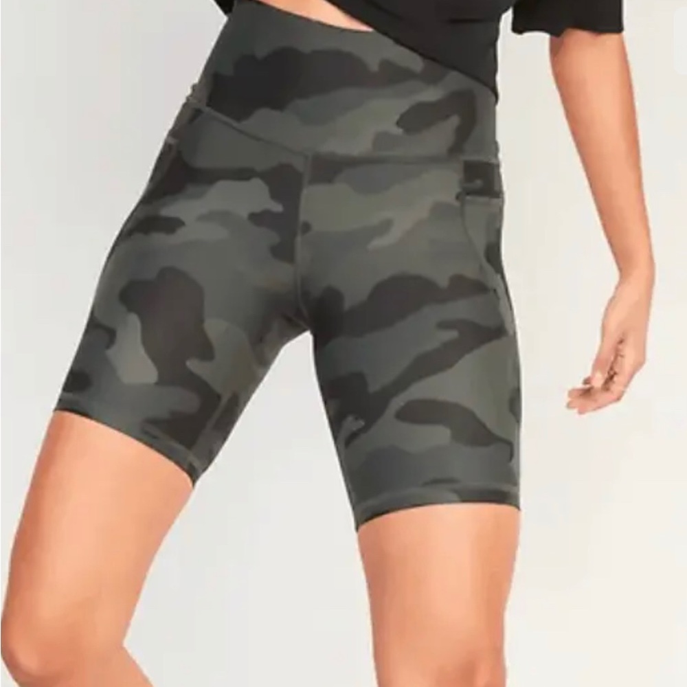 Old Navy Active Powersoft size:Medium (fitssmall)
Camo Xtra High Rise Bike Short